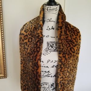 Faux Fur Leopard Print Scarf w/Fringe